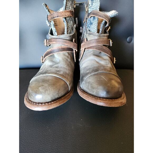 Free Bird Women's Booties Crue Grey Distressed Multicolor Size 7 - Picture 4 of 10